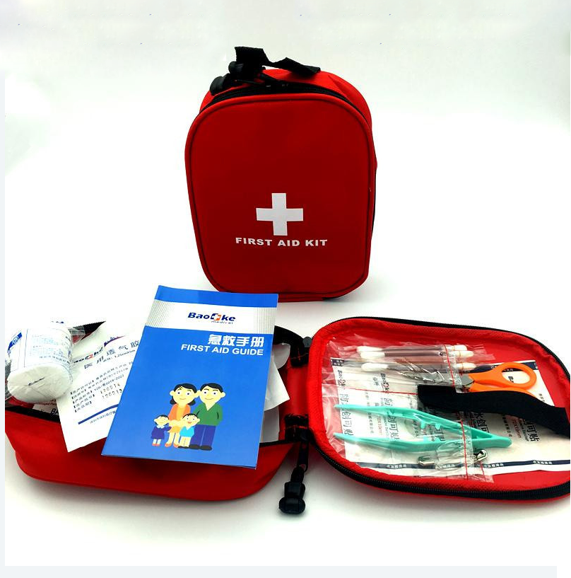 25-Piece Outdoor First Aid Kit – Compact, for Camping, Hiking & Wilderness Use